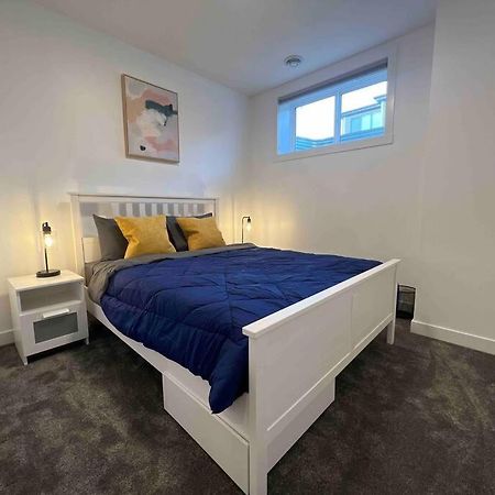 Newly Built 2 Bedroom Suite With Free Parking - Close To Banff National Park, Calgary Bagian luar foto