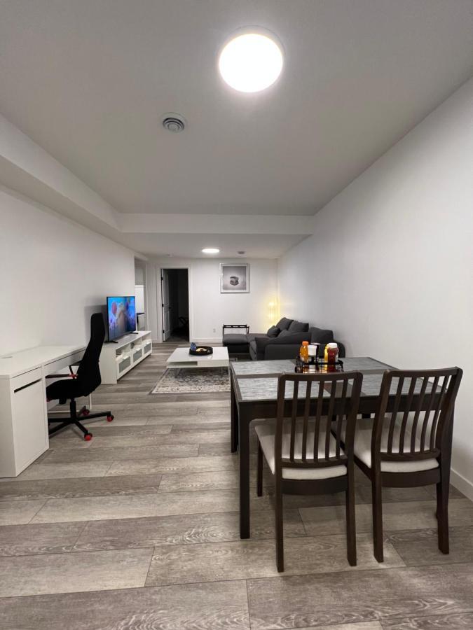 Newly Built 2 Bedroom Suite With Free Parking - Close To Banff National Park, Calgary Bagian luar foto