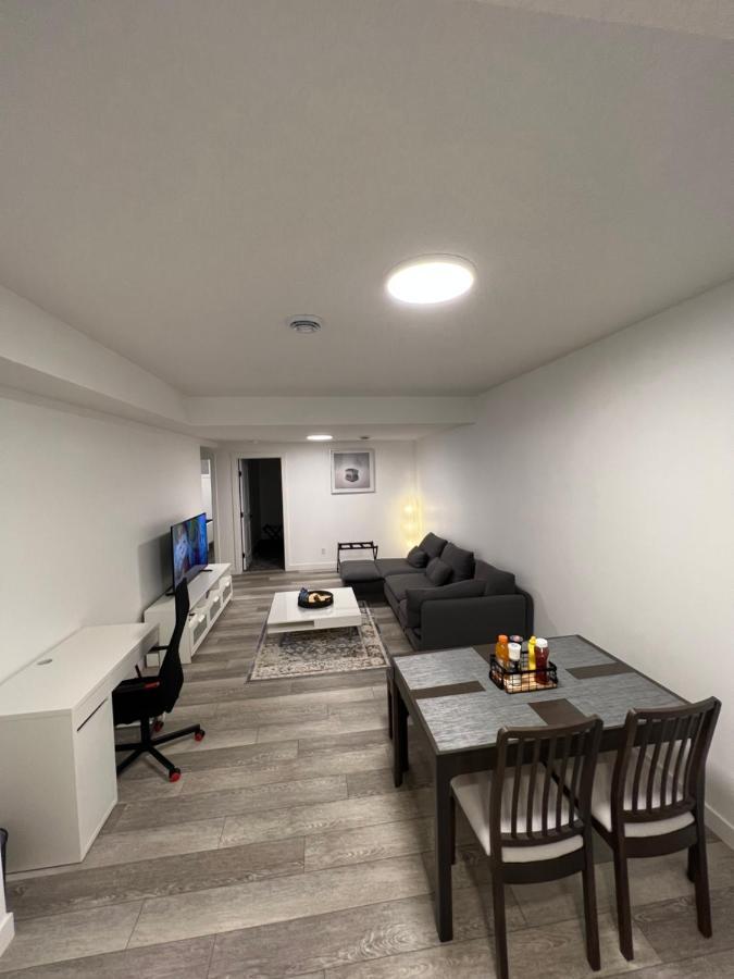 Newly Built 2 Bedroom Suite With Free Parking - Close To Banff National Park, Calgary Bagian luar foto